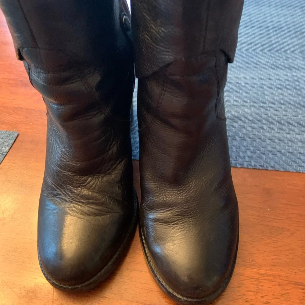 Leather‎ boots